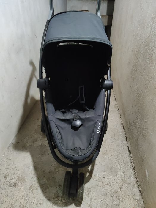 Carrinho Quinny muito compacto