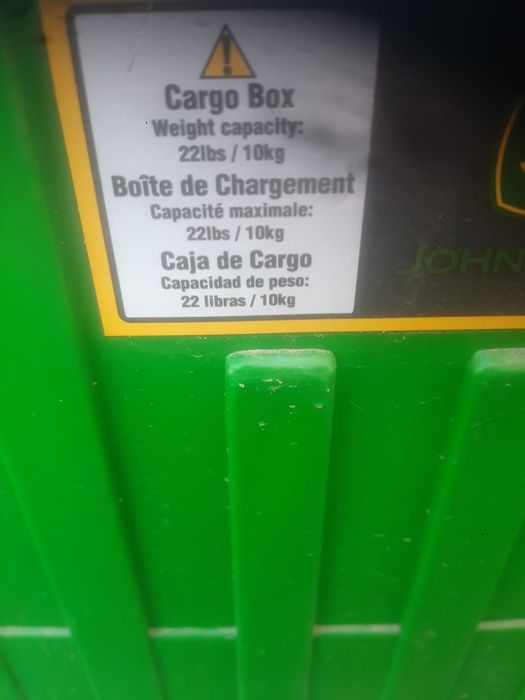 Продам атомобиль на акамуляторе для ребенка от 3 лет