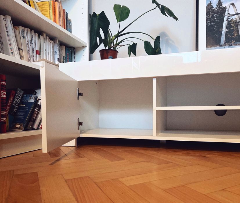 > PRZECENIONA Szafka RTV biała 190 cm z salonu Euforma Puławska