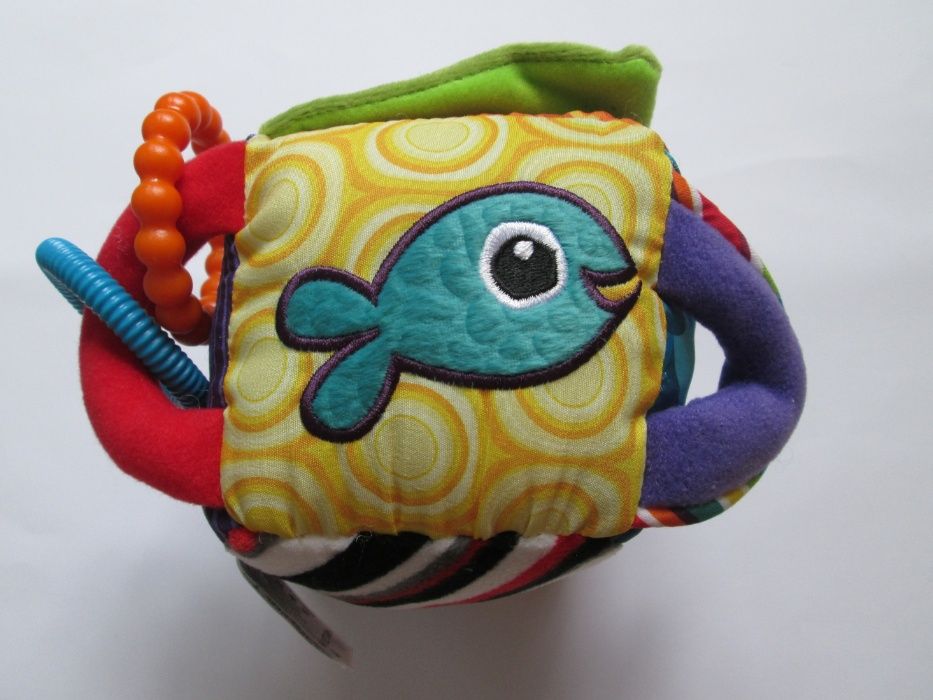 Lamaze подвеска Активный Куб, шуршалка, погремушка