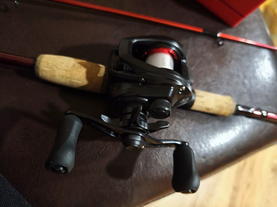 Carreto daiwa pr100 e cana abu Garcia Tormentor2 sem uso