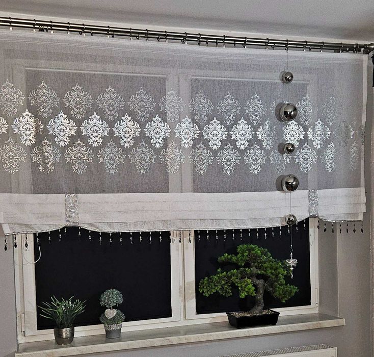 świetny panel z zakładkami, biało - srebrny, koraliki