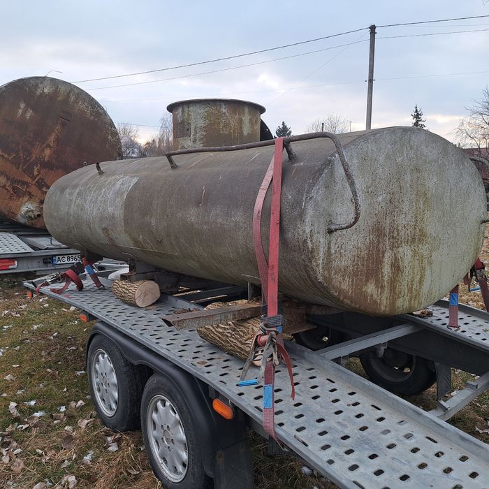 Бочка цистерна бензовоз Шини на титана 195/70/15с. З Ш на дисках 195/5