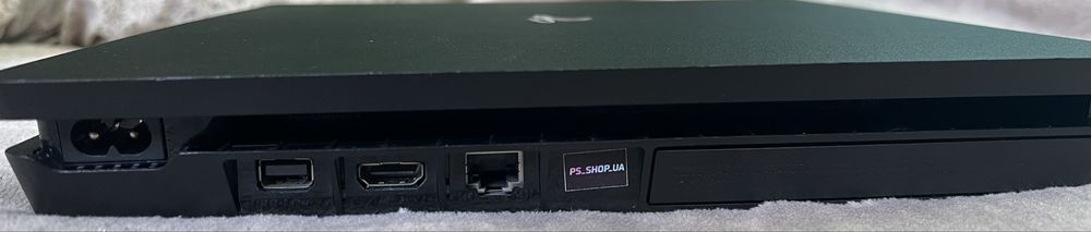 PS4 Slim 1tb + 2 джойстика