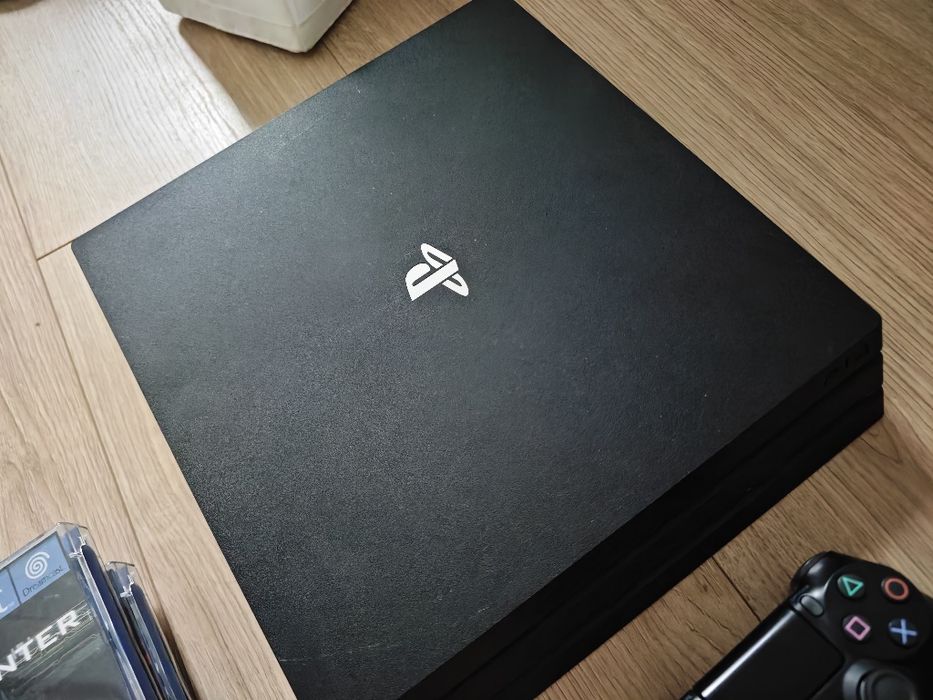 Konsola PlayStation 4 Pro 1tb SSD 2 pady super stan