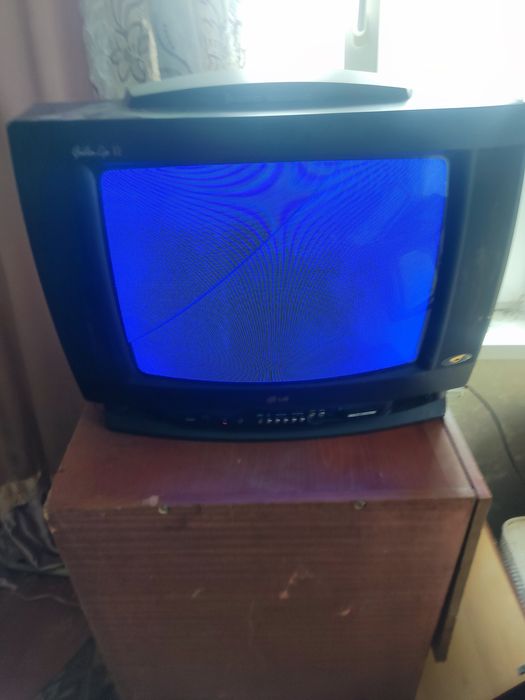 Телевізор LG golden eye 2