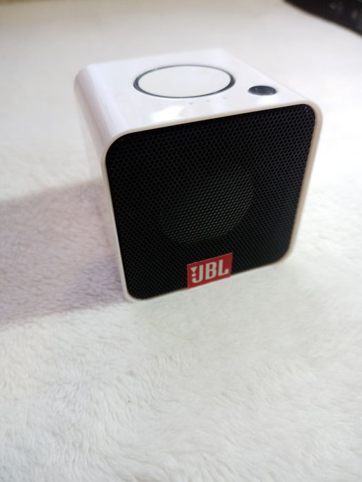Портативна Bluetooth колонка JBL