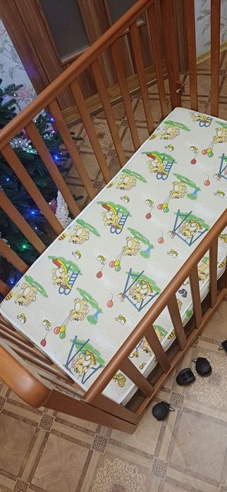 Кроватка VERES з маятником