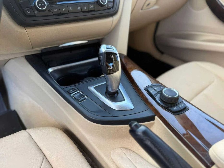 BMW 320I      2015