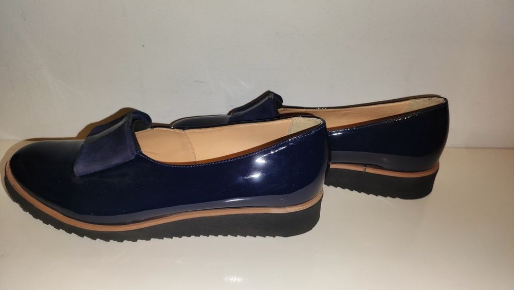 Lakierowane espadrle