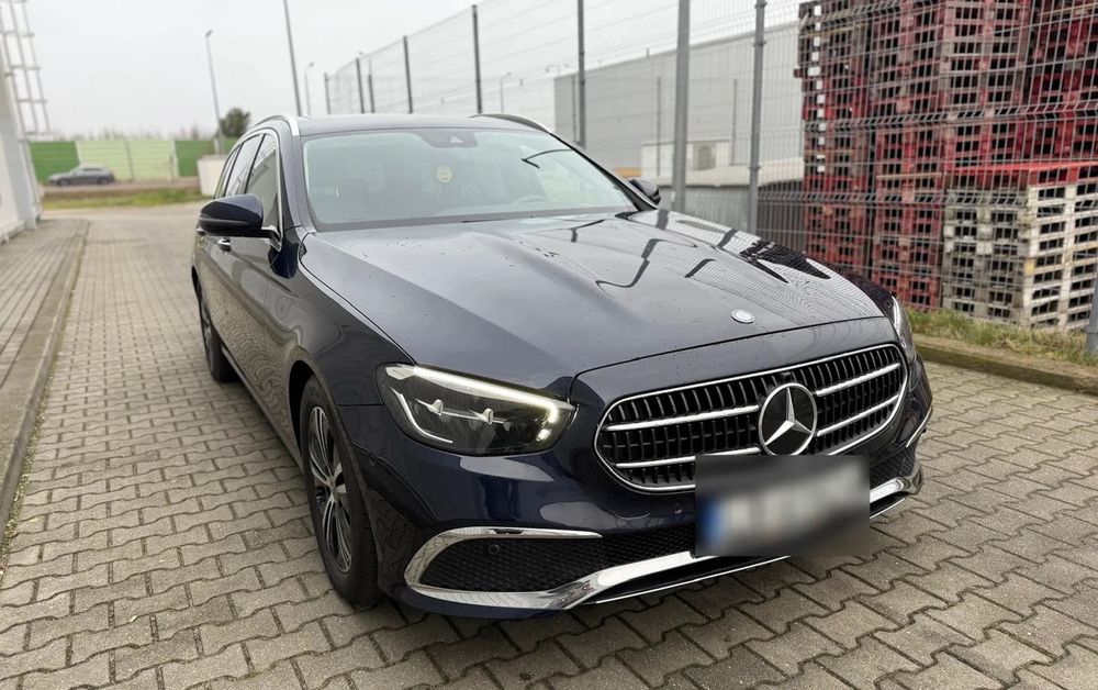 Mercedes-Benz Klasa E 77000netto FV23%-LIFT-MBux-Assyst-Serwisowany-Zadbany