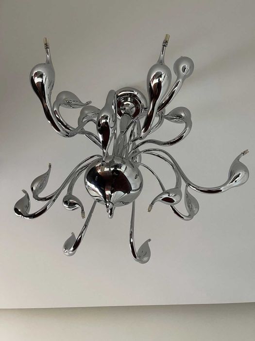 Candeeiro de Teto Moderno/Lustre Cromado de Design Elegante