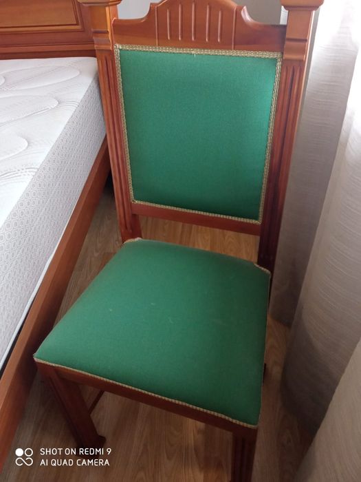 Móveis de quarto, casa e relógio