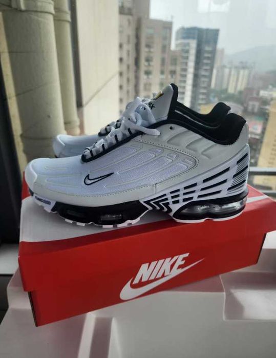 Nowe buty Nike Air Max TN Plus 3 białe z czarnymi elementami TB2 R.43