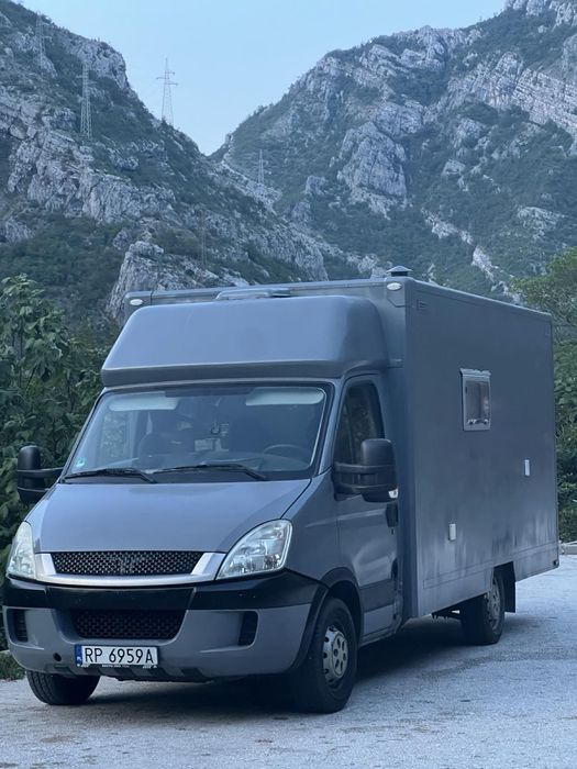 Swietny rodzinny kamper