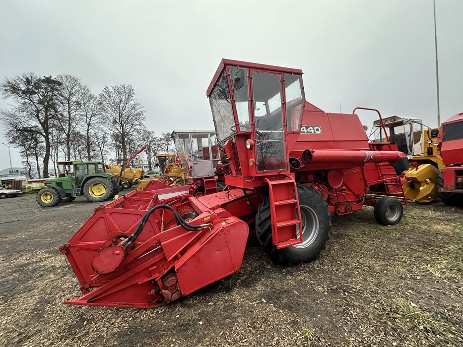 Зернозбиральний комбайн Massey Ferguson 440. 2 шт.