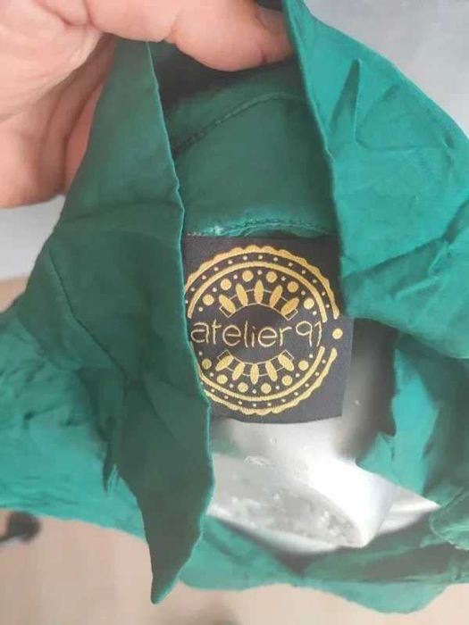 Camisa Verde Esmeralda com Textura Crinkle – Versátil e Prática atelier91