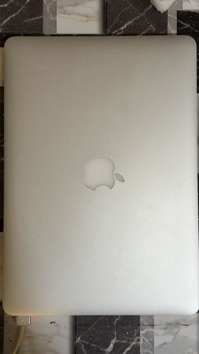 MacBook Pro 13” Retina 2015 i5 / 8 GB / 256 GB // TROCO POR I