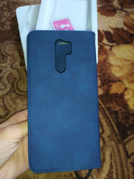 Продам  новий чохол і захисне скло на телефон Xiaomi Redmi Note 8 Pro