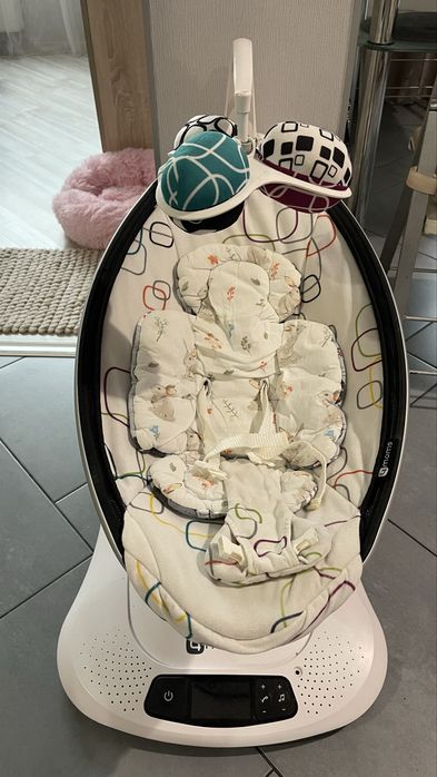 Заколисуючий центр 4moms 4