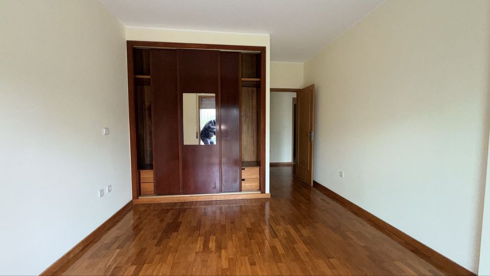 Apartamento t2+1 com terraço nos maninhos