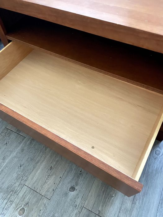 Móvel de Televisão em madeira maciça com gaveta