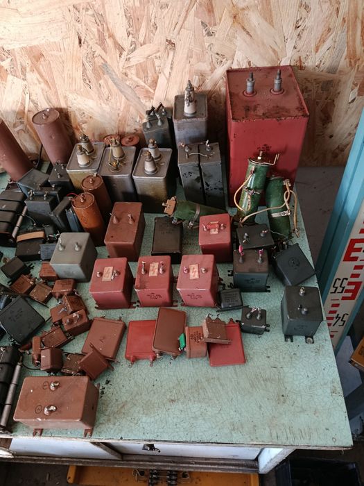 Продам конденсаторы