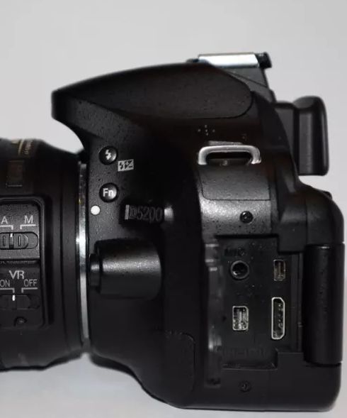 NIKON D5200 Body Only, 14,000 Shutter Actuations, Swivel Screen, 24 MP64738499780737123