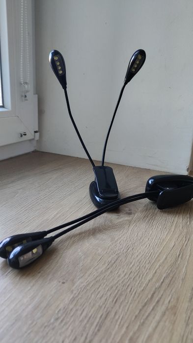 Лампа для читання, ліхтарик, лампа на батарейках