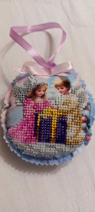 Новорічні іграшки на ялинку