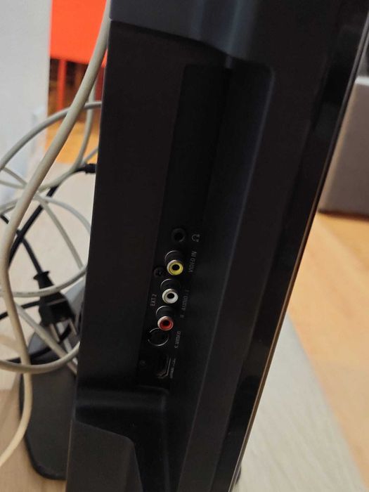 Philips Television (Not Working)64286573014274121