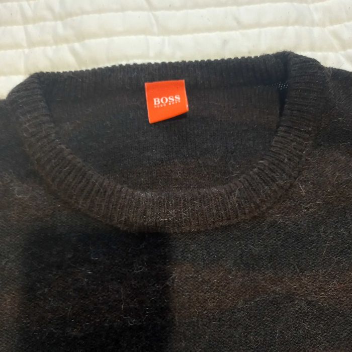 Męski sweter HUGO BOSS rozmiar M.