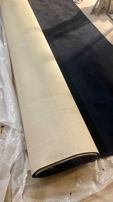 Tapete Preto de Alta Qualidade / High-Quality Black Carpet — 10€/m²!