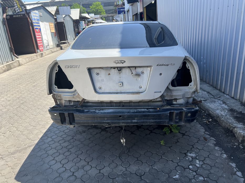 Разборка Chery Eastar 2003-2016 двигун коробка кузов двері фари бампер
