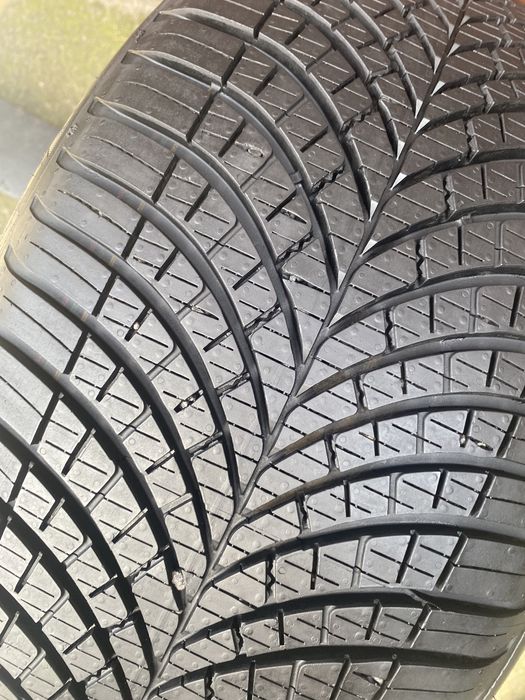 Opona 245/40r19 Goodyear Vector 4 Seasons gen-3