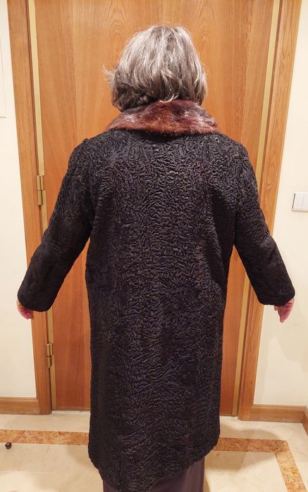 Casaco Senhora Vintage em Astrakan