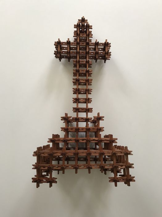 Stary drewniany krzyż ze spinaczy, dewocjonalia / rękodzieło /handmade