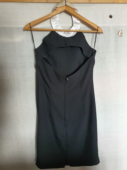 Vestido sem costas preto com pérolas Notorious M/L