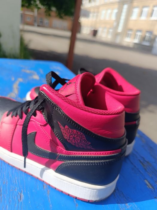 Nike Air Jordan 1 Mid