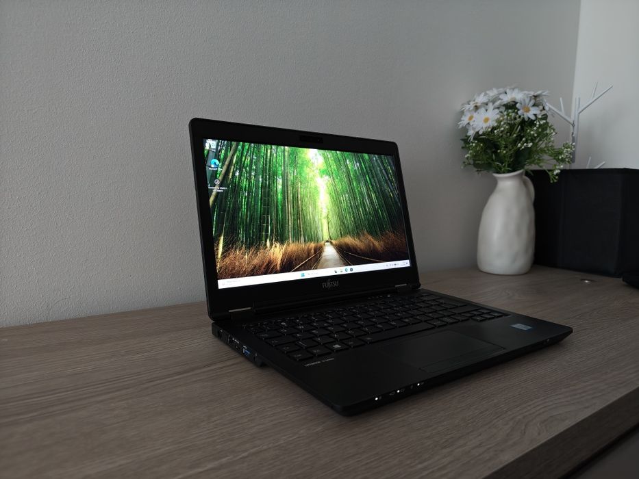 Fujitsu Lifebook U727 – szybki, lekki i gotowy do pracy | SSD | 12 GB RAM