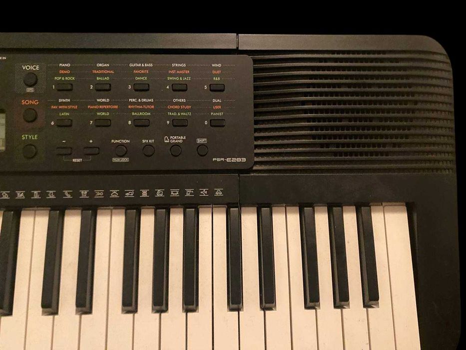 Yamaha PSR-E283 Digital Keyboard
