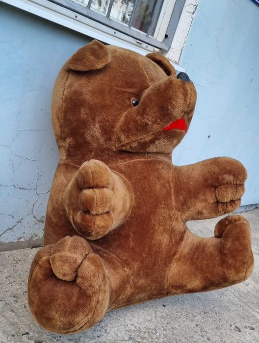 Великий м’який ведмідь