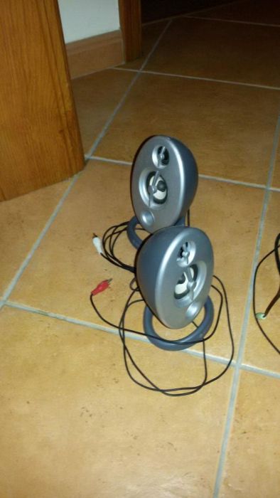 Kinyo Speakers - Para desocupar