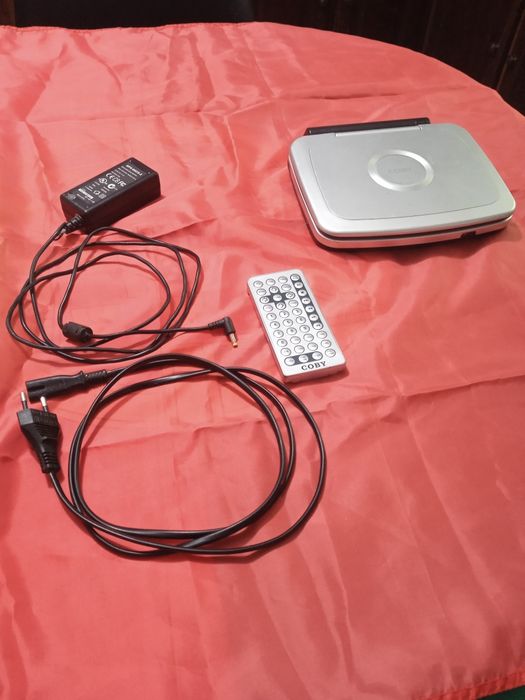 Dvd portátil com ecrã como novo