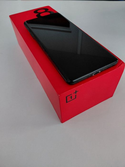 One Plus 8 Pro 128 gb pełny zestaw