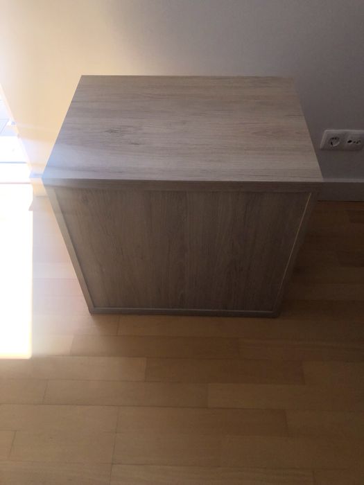 Mesa de cabeceira427072135564503044