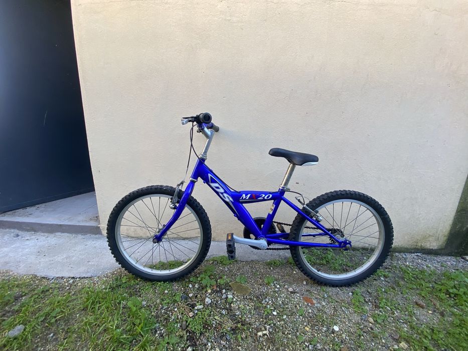 3 bicicletas em bom estado