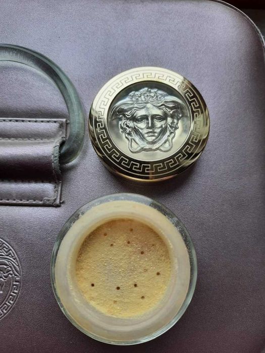 VERSACE оригинал ! Ароматизированная пудра для тела с сиянием. 9 г.