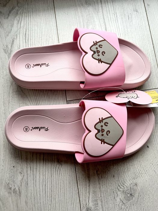 Klapki basenowe Pusheen. r. 39