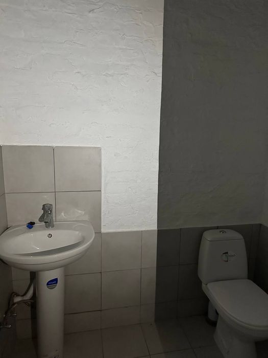 Оренда фасадного комерційного приміщення — м. Ківерці, вул. Шевченка 2